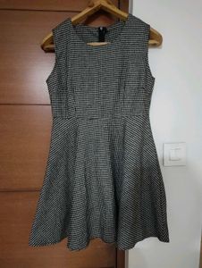 Houndstooth Fit and Flare Dress🖤🤍