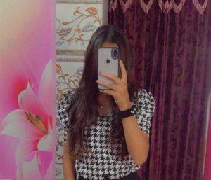 Houndstooth Puff Sleeve Top