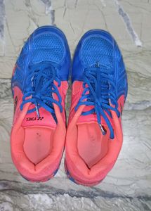 YONEX BADMINTON SHOES
