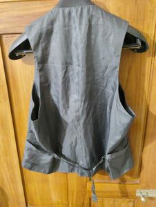 Kenneth Cole Reaction- Grey Vest M