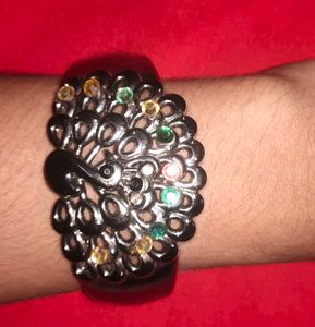 Bangles And maangtikka