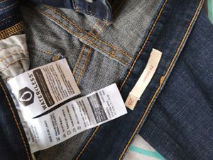 Blue Levi&#39;s Jeans