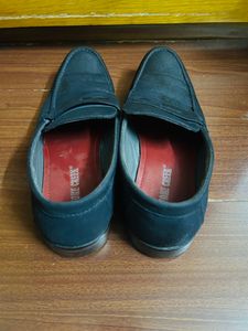 NAVY SHOES
