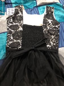 Elegant Black Lace &amp; Tulle Formal Gown
