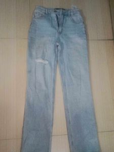 Light Wash Ripped Jeans