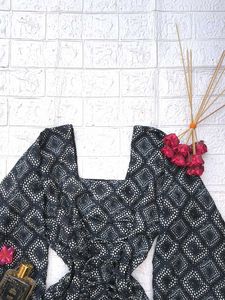 Corset Back Patterned Kurti 🖤