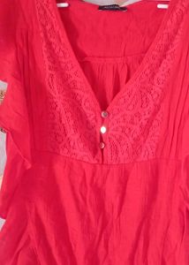 Notations l Red Sleeveless Top