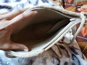 ATTRACTIVE JUTE SLING BAG
