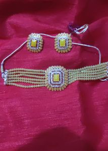 Beautiful Yellow Necklace With Earrings