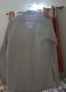 Check  Shirt  White. Full Sleeve.