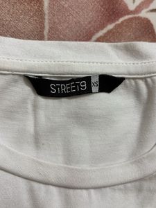 Stylish White Graphic Tee