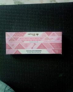 Natural Vibes Jade Roller &amp; Massager