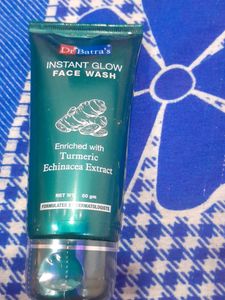 Dr Batra,s INSTANT GLOW FACEWASH