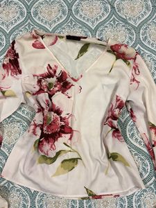 Cute Floral Long Sleeve V-Neck Top