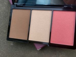 Oriflame Contur, Blush, Highlighter Pallate