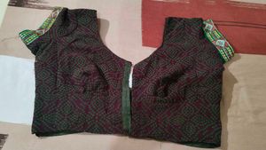 beautiful dark maroon bandhani sari with blouse