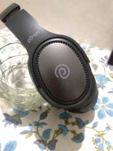 Black Wireless Headphones