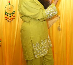 Elegant Green Embroidered Kurta Set