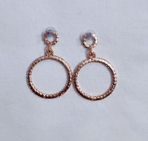 Girl&#39;s Round Earrings.