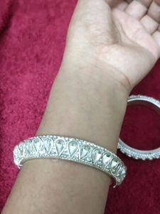 Silver Stone Kundan Bangles