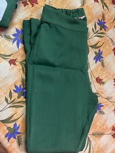 DressBerry Green Graphic Tee