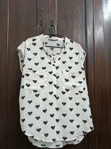 Heart Print Sleeveless Blouse