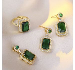 Emerald Jewellery Set