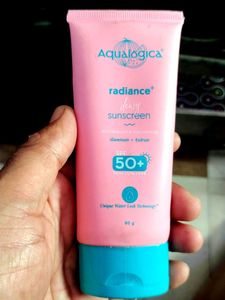 Aqualogica Radiance+ Dewy Sunscreen