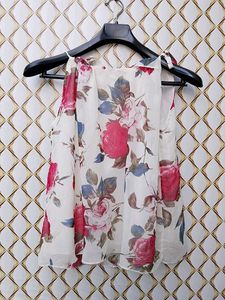 New With Tag Cute Soft Floral Dori Top