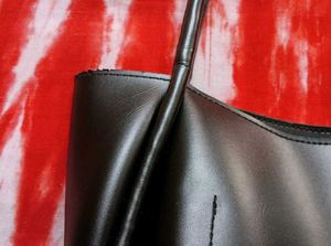 Fashionable &amp; Versatile Zipper Closure Tote Bag 🛍