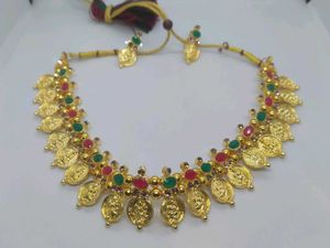 Elegant Gold Necklace Set