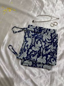 sleeveless dress
