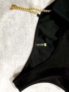 🖤 Luxe 1-Shoulder Black Crop Top+Goldchain Accent