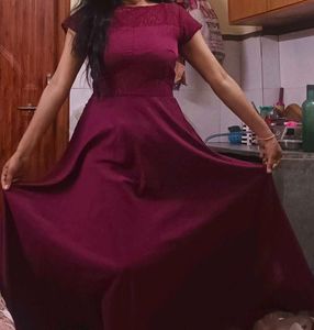Maxi Dress With Beautiful Back Burgundy Colour
