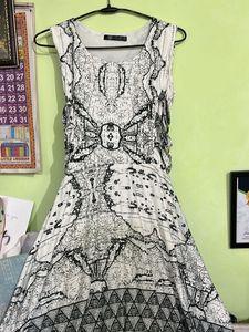 Unique Print Sleeveless Dress