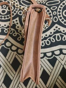 Chain Detail Crossbody Phone Bag