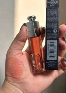 Dior addict lip maximiser Shade 04 (coral)