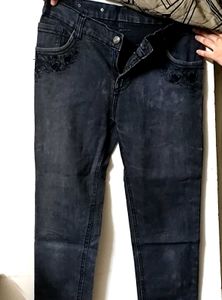 Stylish Dark Wash Jeans with Subtle Embroidery