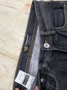 Stylish Dark Wash Denim 👖