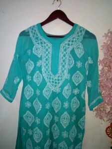 Lucknavi Chickenkari Kurti With Attach Lining