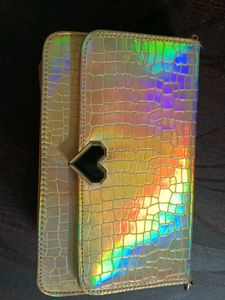 I'm Selling A Sling Bag It Has Reflective Patten