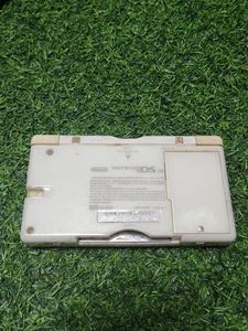 Nintendo DS Lite White Latch Broken