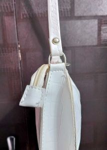 WHITE SHOULDER BAG 🤍