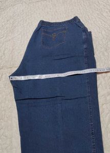 Women Capri Size 32/34