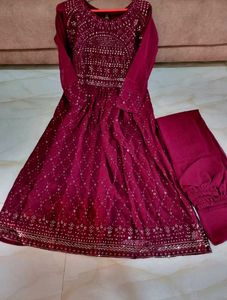 Nayra Cut Sequence Based Kurti And Plazzo