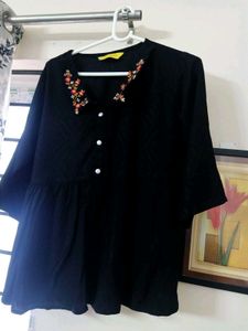 MOJILAA BLACK Floral Top