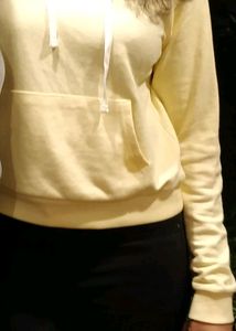 HOODIE TOP