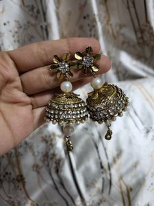 Studs For Women 👒