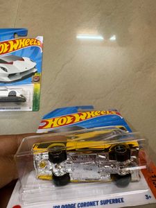 Hot Wheels Lamborghini &amp; &#39;69 Dodge