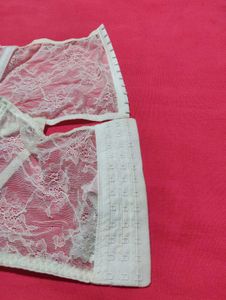 ESMARA White Lace Garter Belt